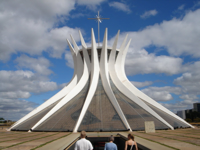 28. Cathedral of Brasilia (Catedral Metropolitana Nossa Senhora Aparecida) - католический кафедральный собор в столице Бразилии.jpg