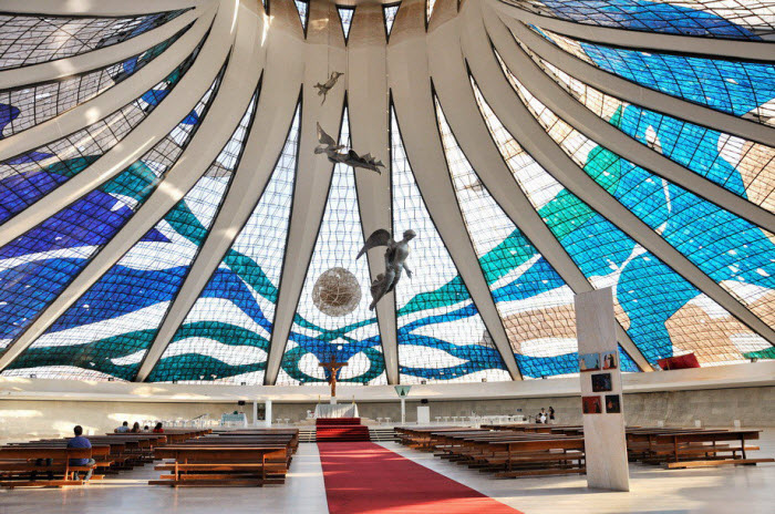 29. Cathedral of Brasilia (главный зал).jpg