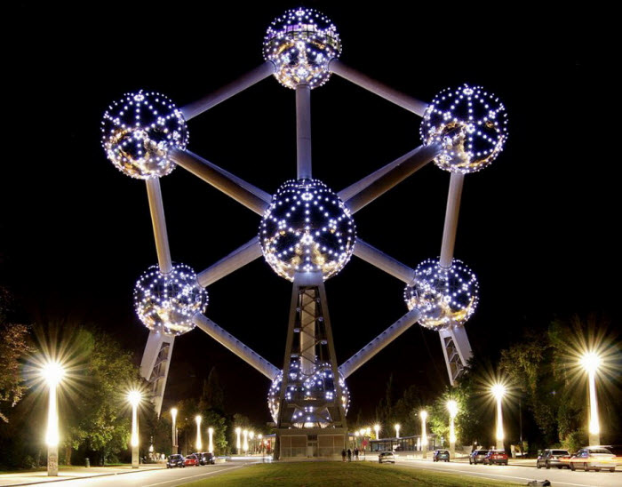 02. Atomium в Брюсселе, Бельгия.jpg